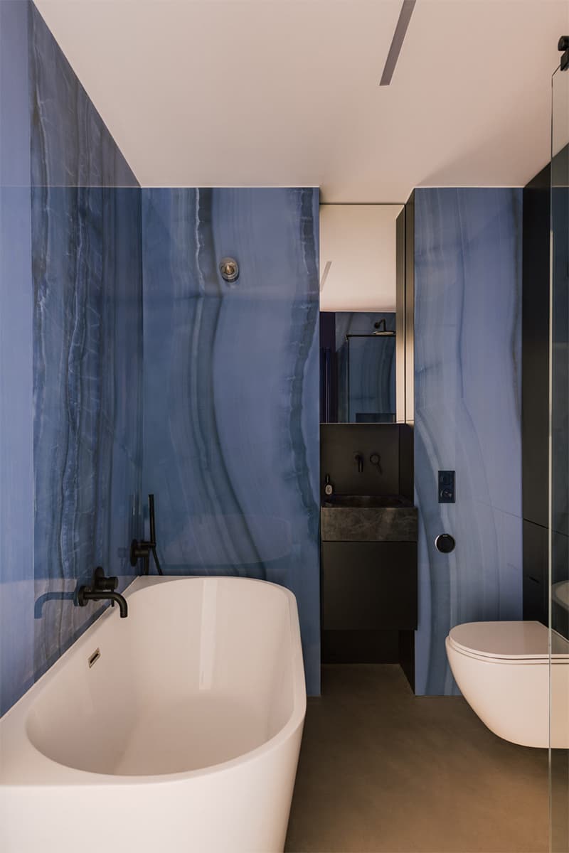 Насыщенный интерьер уютной квартиры в Кракове – проект Mistovia Studio