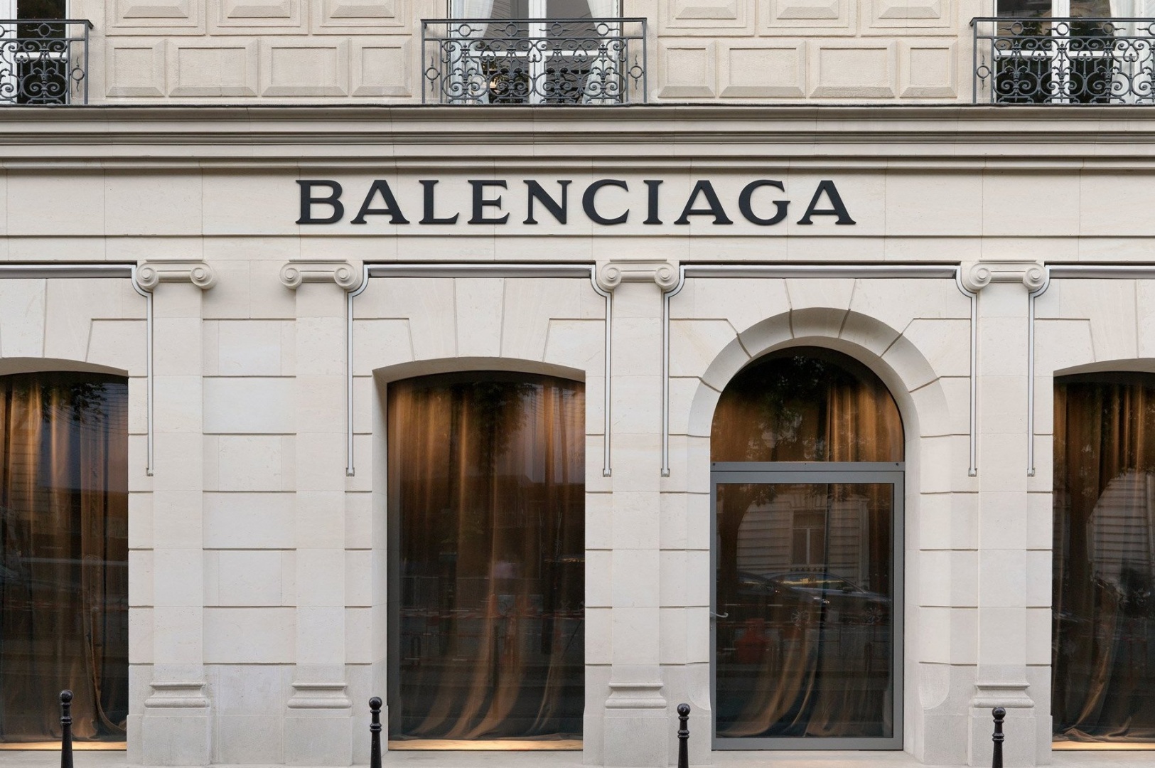 Новый бутик Balenciaga, имитирующий интерьер одного из первых пространств бренда