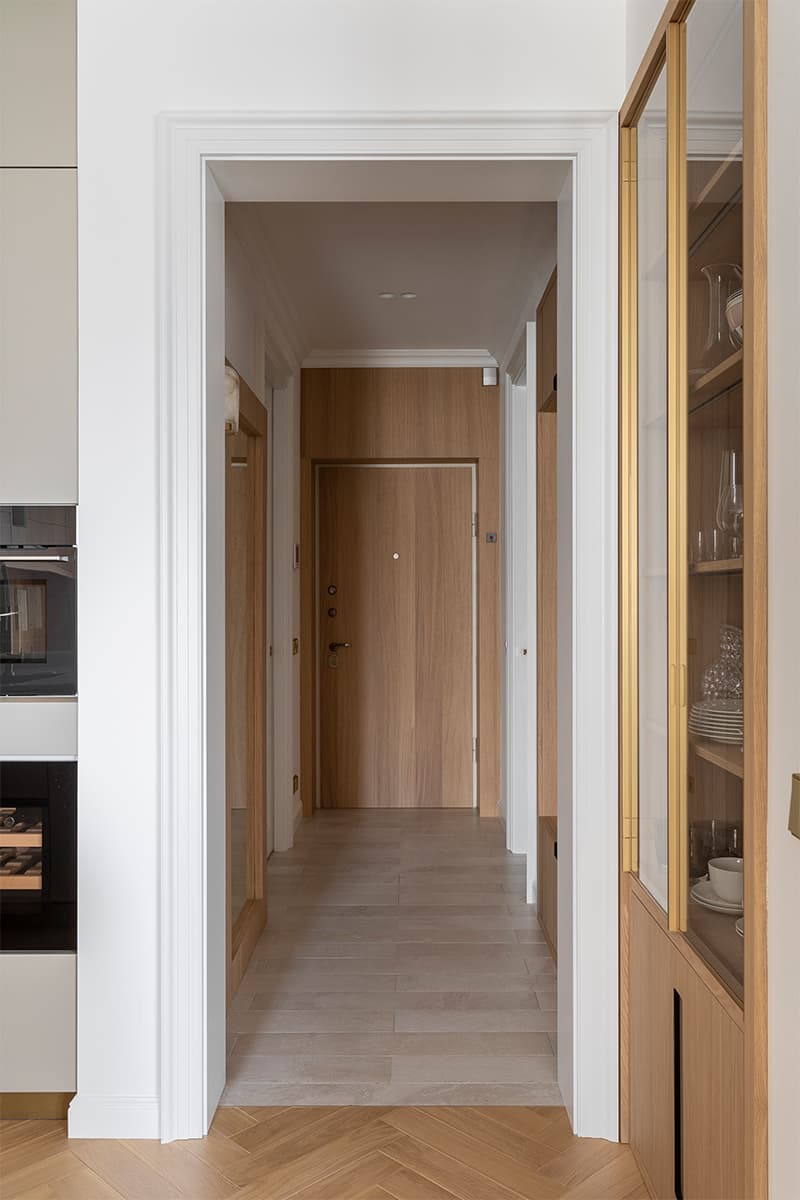 Легкий и светлый интерьер квартиры с двумя гардеробными – проект Александры Бурмистровой