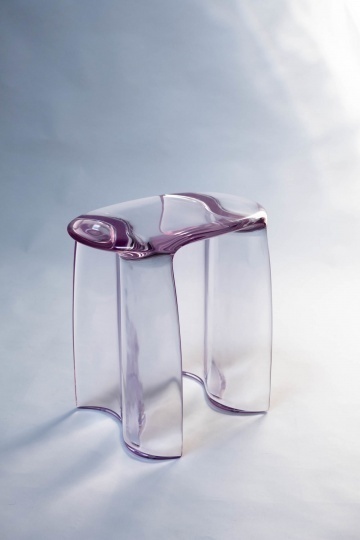Дизайнер Лукас Кобер разработал серию предметов из стекловолокна и смолы