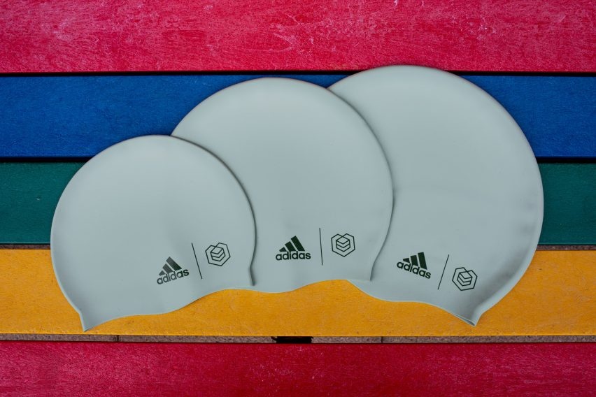 Adidas выпустил шапочку для плавания, подходящую для объемных причесок