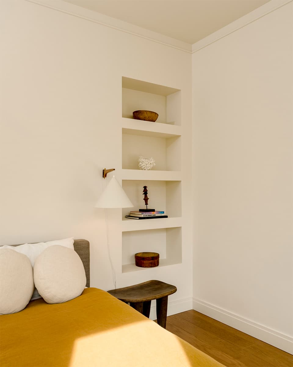 Из 1960-х в наши дни: мягкое преображение нью-йоркских апартаментов – проект Сельмы Аккари и Равана Мукаддаса