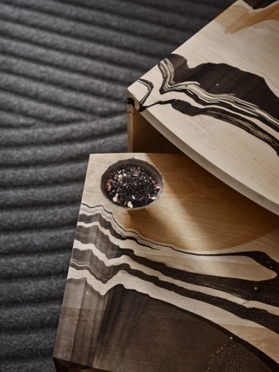 Шведский бренд Ringvide выпустил деревянную мебель с мраморным рисунком