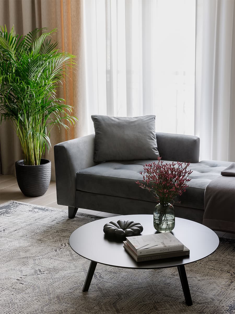 Изысканный интерьер с авторской мебелью для квартиры в центре Москвы — проект Дины Салаховой