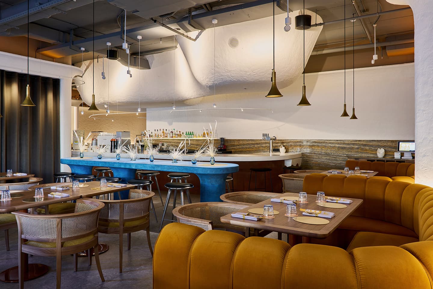 Мягкий интерьер ресторана японской кухни на стыке Востока и Запада – проект Юлии Ионовой