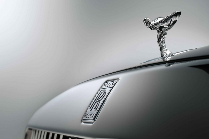 Rolls-Royce представил свой первый электрокар