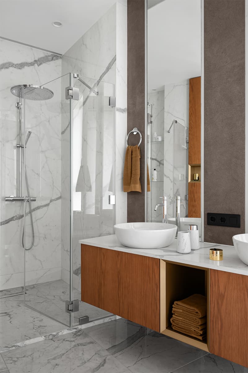 Оранжевые акценты и многообразие фактур в интерьере московской квартиры – проект Виктории Веселовой