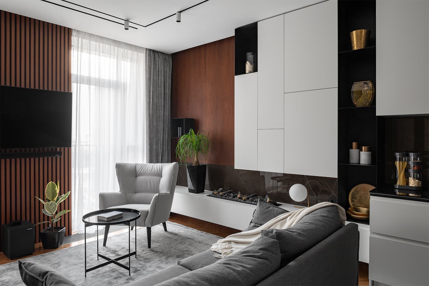 Оранжевые акценты и многообразие фактур в интерьере московской квартиры – проект Виктории Веселовой