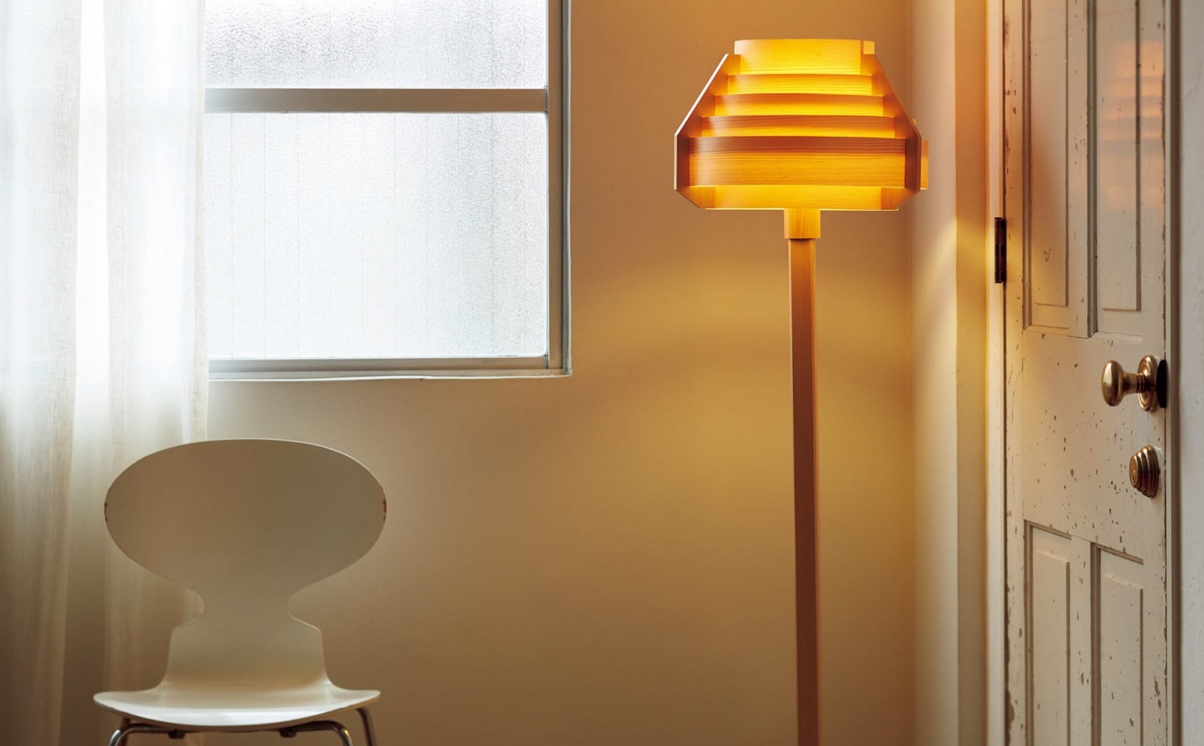 Японский бренд Yamagiwa выпустил светильники по дизайну Ханса-Агне Якобссона