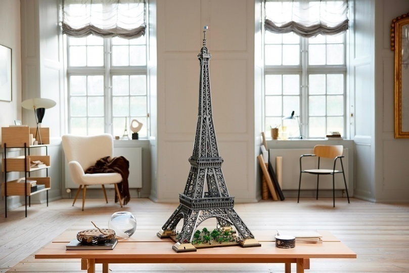 Lego представили модель Эйфелевой башни высотой больше метра
