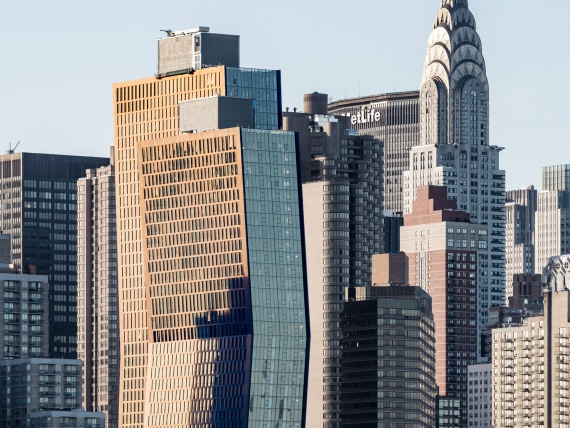 В Нью-Йорке завершилось строительство «танцующих» небоскребов