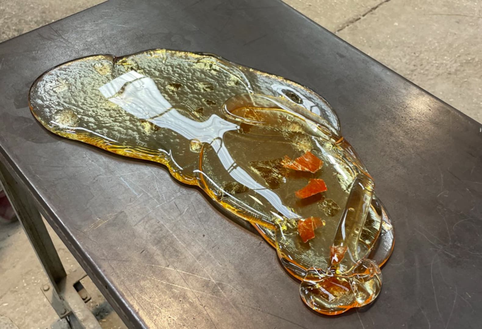 Зеркало Levitating Alchemia. Дизайн Софи Дрис для Nilufar Gallery