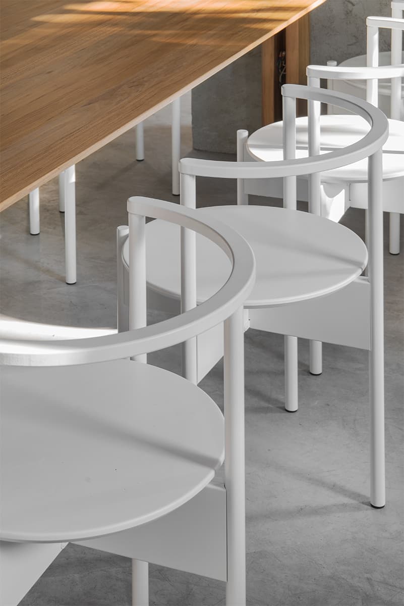 Лаконичный интерьер кондитерской, пронизанный атмосферой Санкт-Петербурга – проект QUADRUM Studio