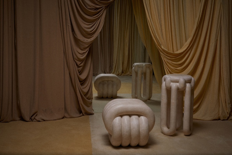 Келли Уэстлер показала новую коллекцию мебели и декора из мрамора