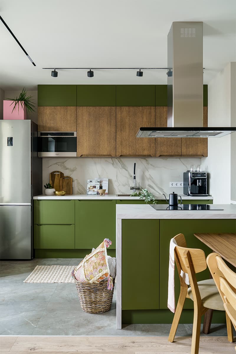 Эклектичный интерьер в технике color blocking для семьи с маленькой дочкой – проект Любови Уткиной