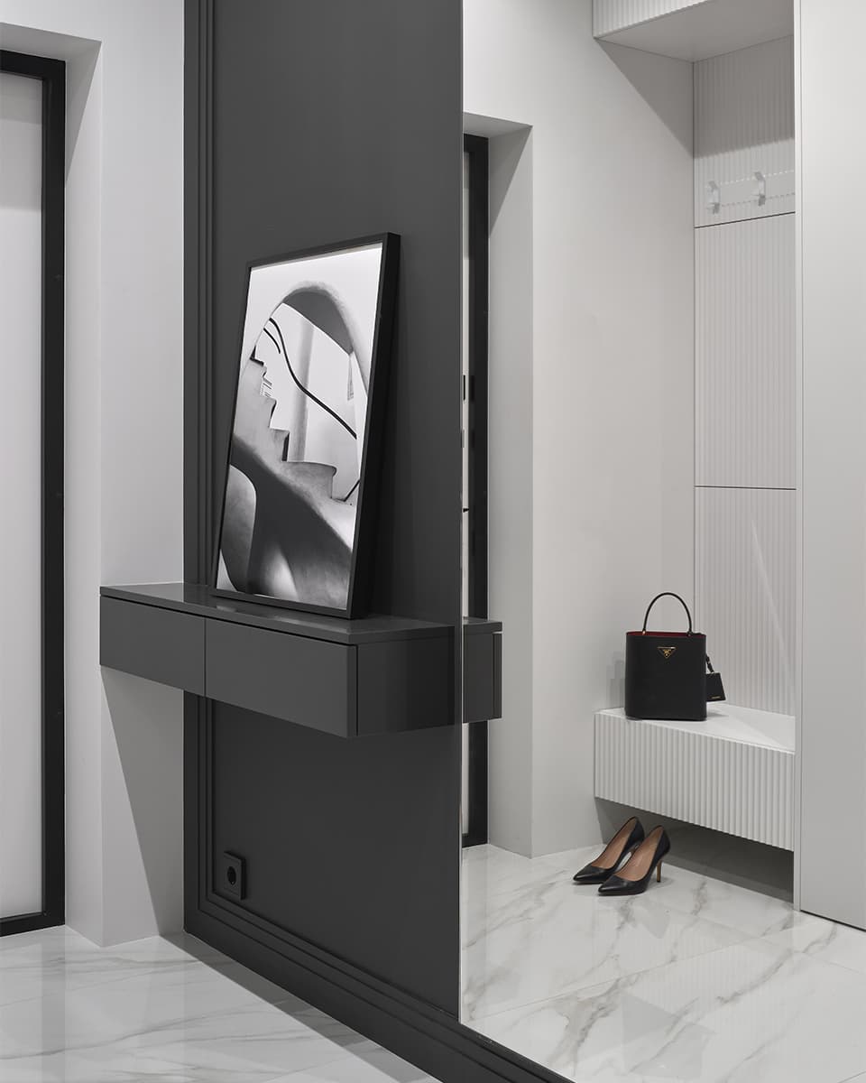 Инь и ян: тотальный монохром в интерьере московской квартиры – проект дизайн-бюро LINES