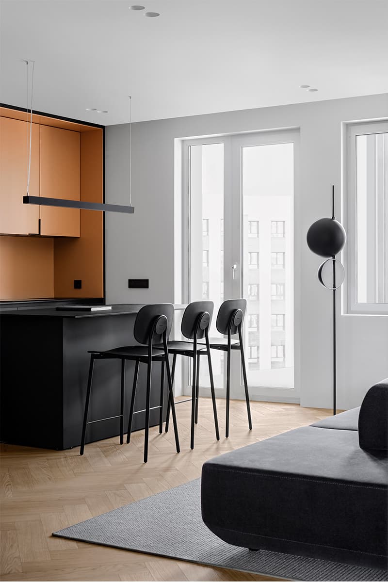 Ода функциональности: color-blocking и продуманные сценарии движения в интерьере минской квартиры – проект Михаила Курносова