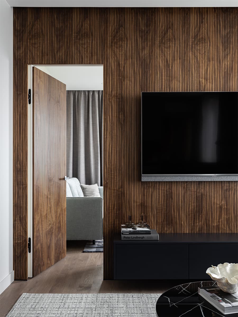 Сбалансированный интерьер с деревянными акцентами – проект Екатерины Третьяковой