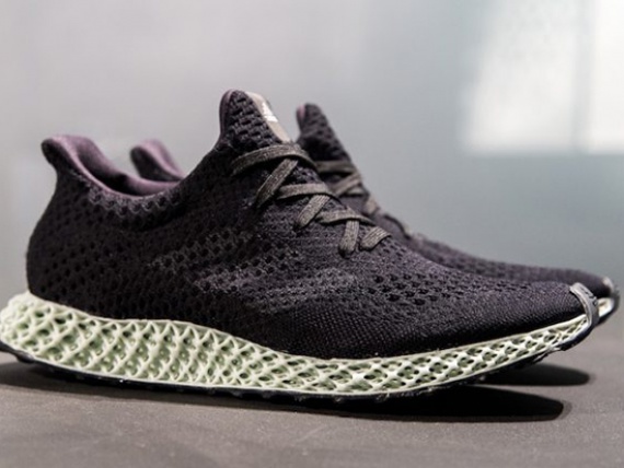 Adidas начала серийное производство кроссовок, изготовленных с помощью 4D-печати