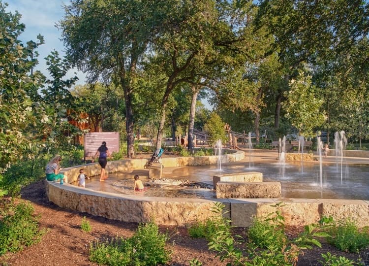 Архитекторы восстановили старейший парк в Остине