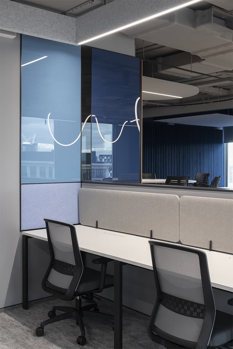 Многоцветный интерьер семиэтажного технологичного офиса в Москве – проект архитектурного бюро T+T Architects