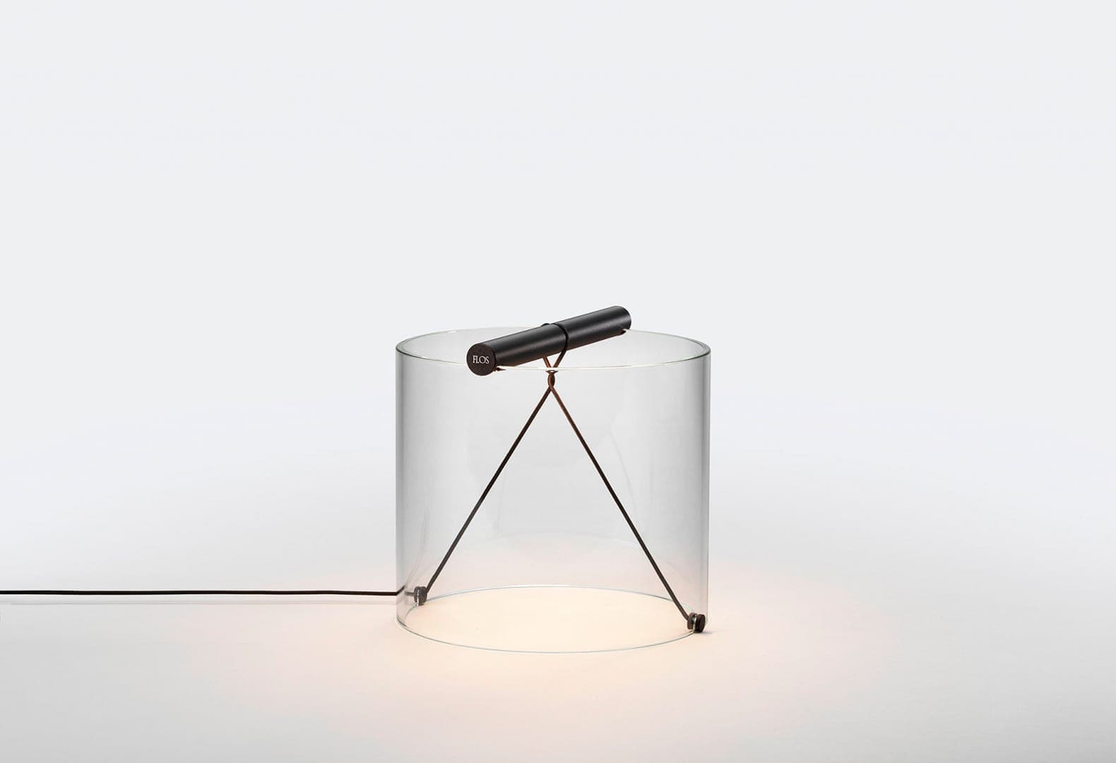 Гульельмо Полетти. Коллекция освещения To-Tie. Flos, 2022. Фото: Piero Fasanotto