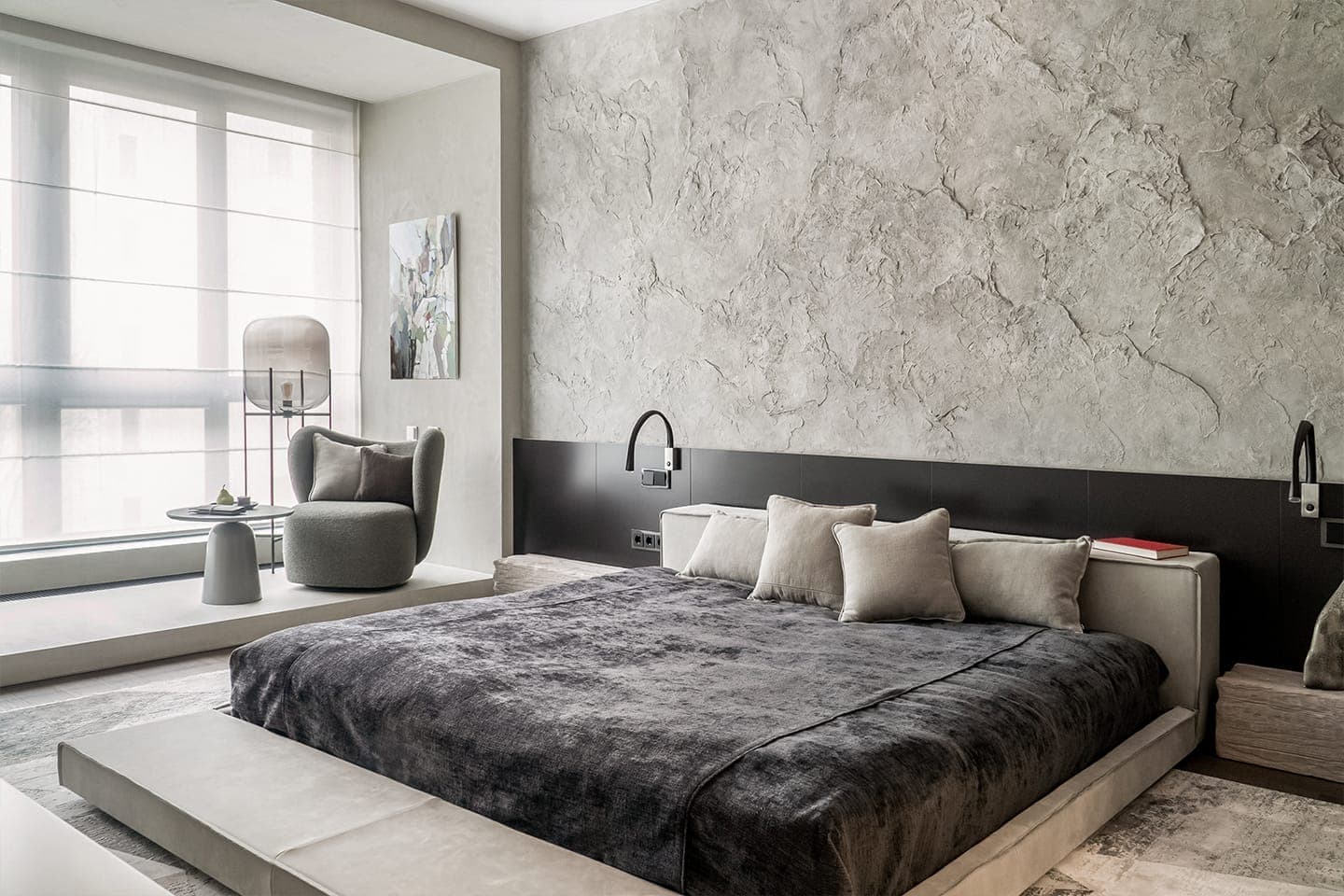 Лаконичный городской интерьер со скрытыми системами хранения – проект архитектурного бюро MT.A