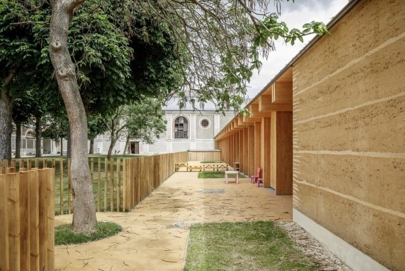 Архитекторы построили детский сад на территории парижского Дворца Альма