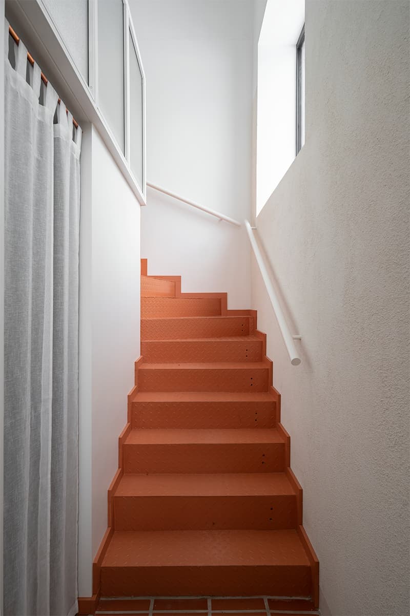 Экспериментальный интерьер московской кофейни в индустриальной эстетике — проект Ксении Раковской