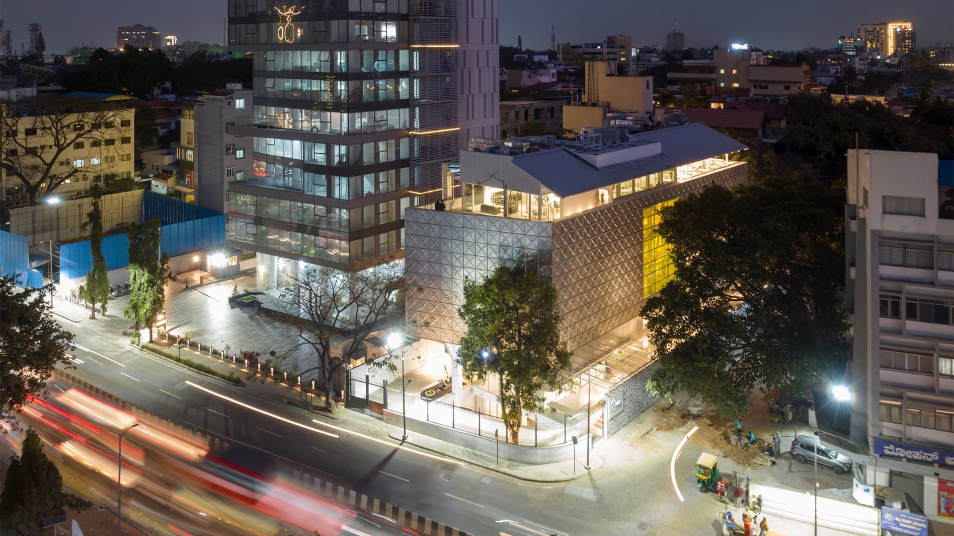 Искусство без границ: «повествовательная» архитектура нового музея в Индии от Mathew & Ghosh Architects