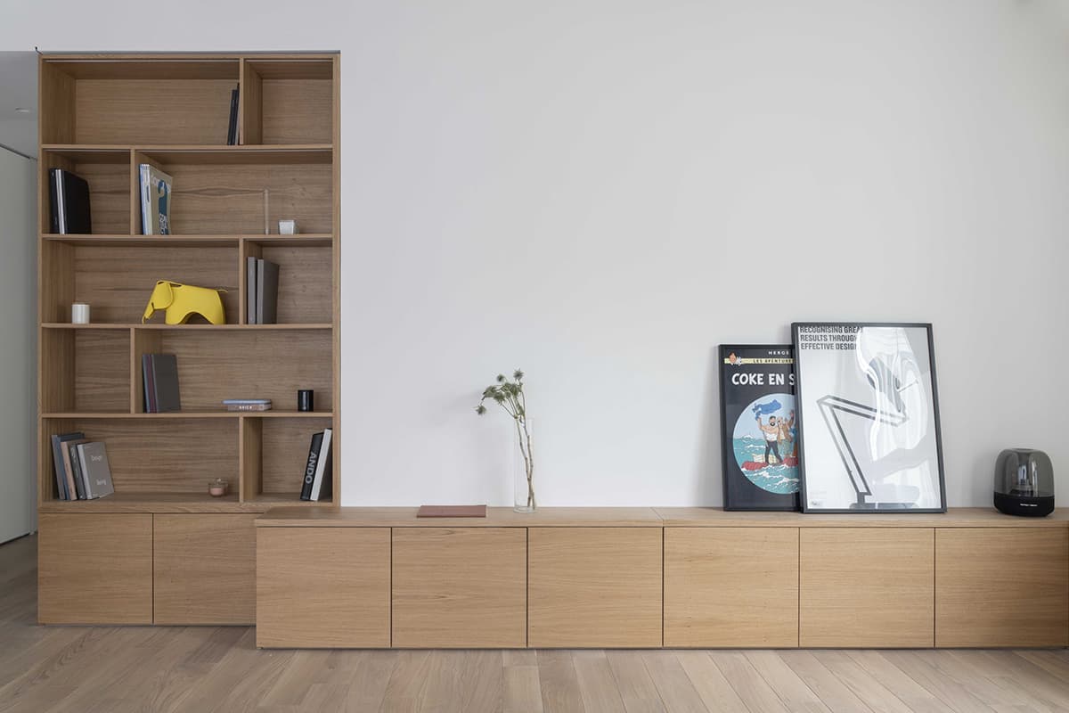 Универсальный интерьер квартиры на продажу — проект архитектурного бюро DDD Architects