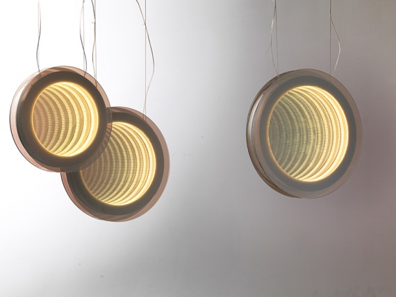 Дизайнер Филиппо Мамбетти сделал светильники для MOGG
