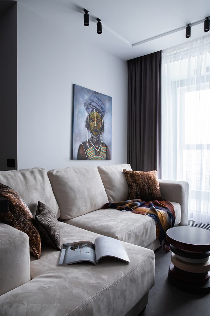Монохромные тона в интерьере квартиры площадью 48 квадратных метров — проект Алены Жаворонковой