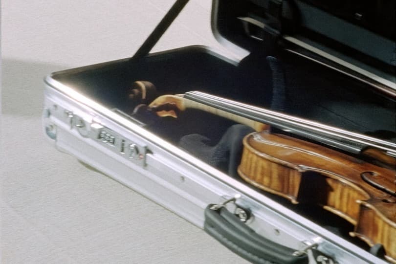 Rimowa и бренд GEWA выпустили футляр для скрипки
