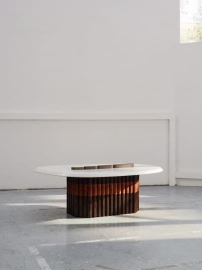 Galerie Revel представляет столик из лавового камня