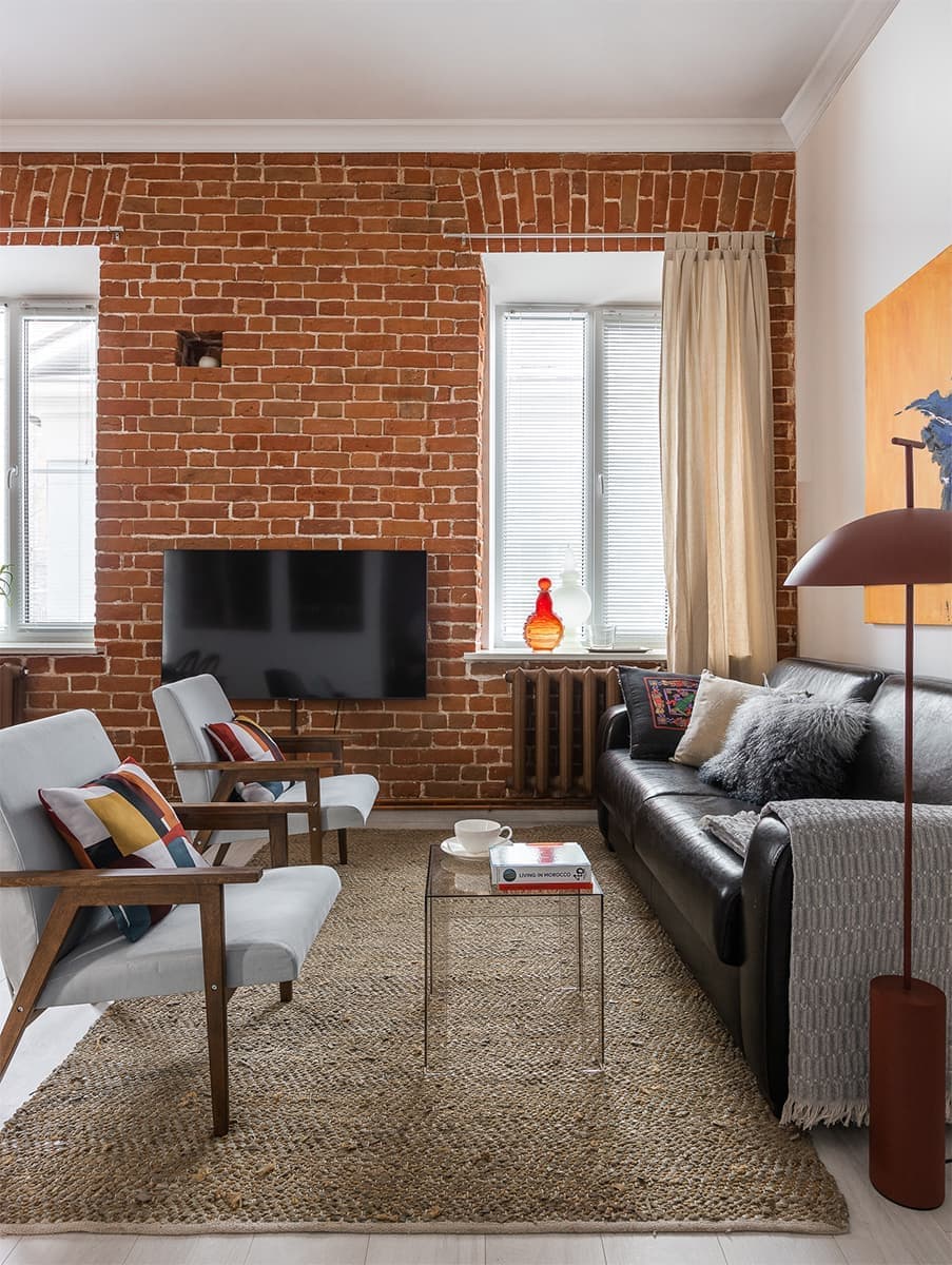 Яркий интерьер мастерской для дизайнера-архитектора в старинном флигеле — проект Лианы Каштановой