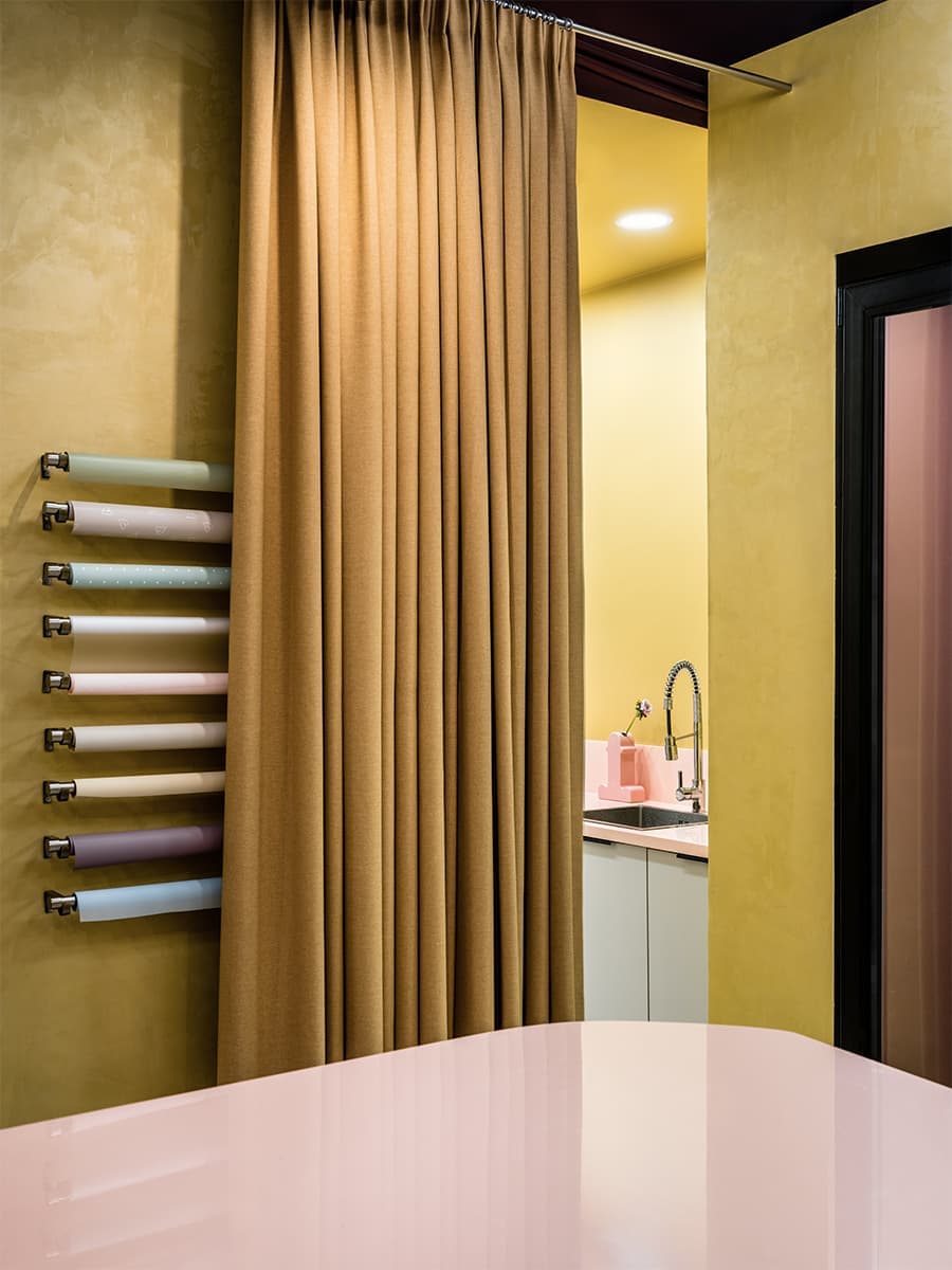 Сочный интерьер цветочного магазина в Москва-Сити — проект Дины Дымниковой и Даши Слушаевой