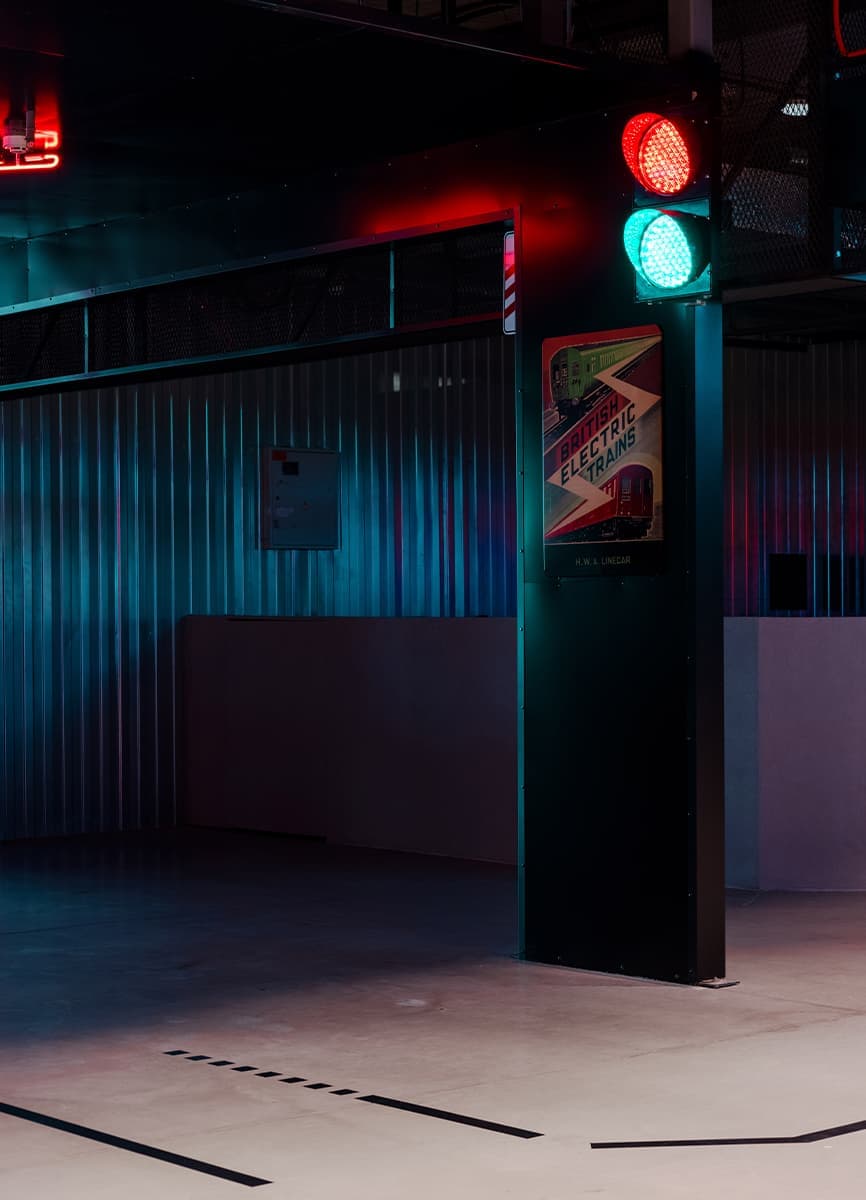 Брутальный интерьер фудмолла в минском торговом центре — проект DUDES architects