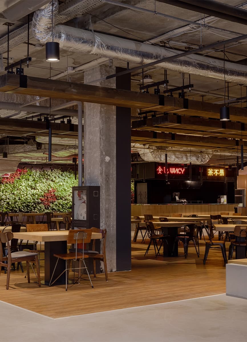 Брутальный интерьер фудмолла в минском торговом центре — проект DUDES architects