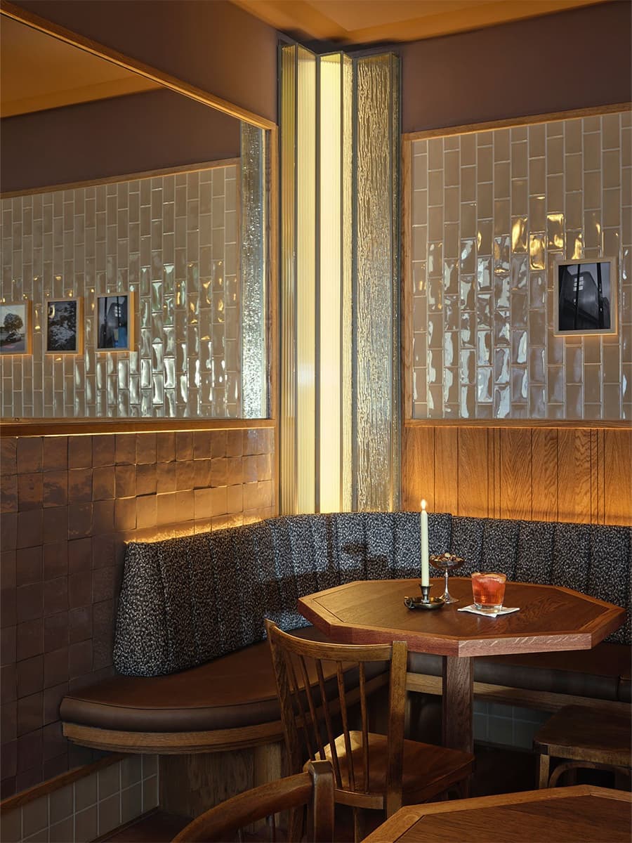 Ностальгический интерьер амстердамского бара — проект Studio Modijefsky