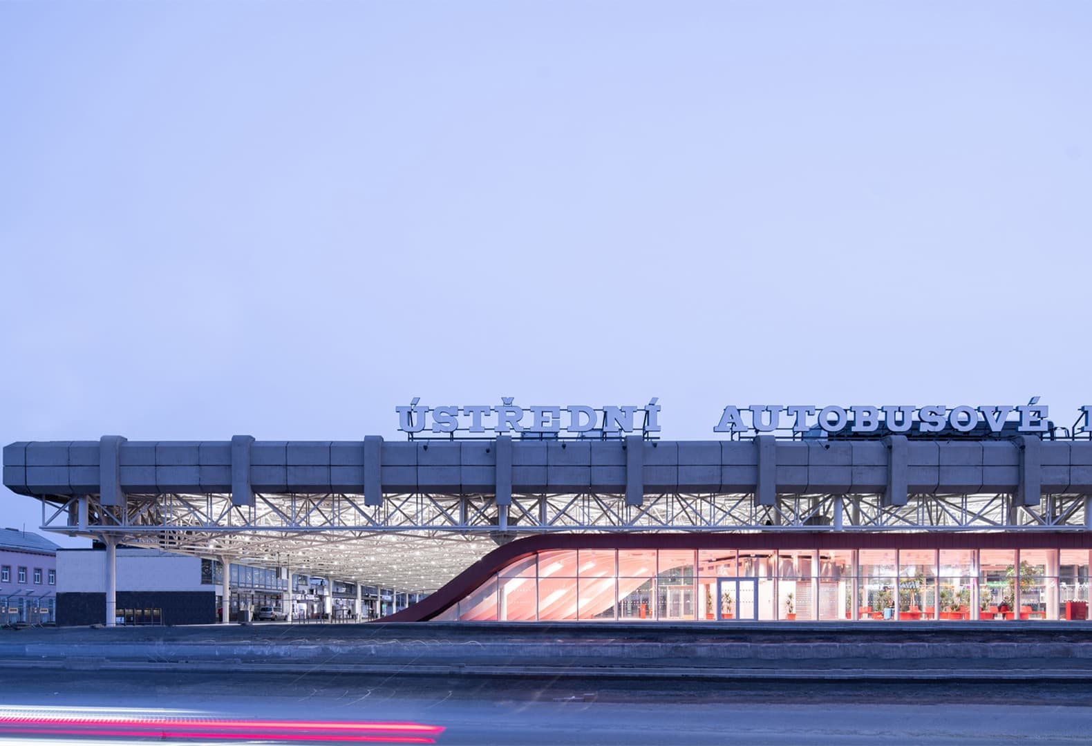 Автовокзал Zvonařka, Брно, Chybik + Kristof. Фото: Alex Shoots Buildings