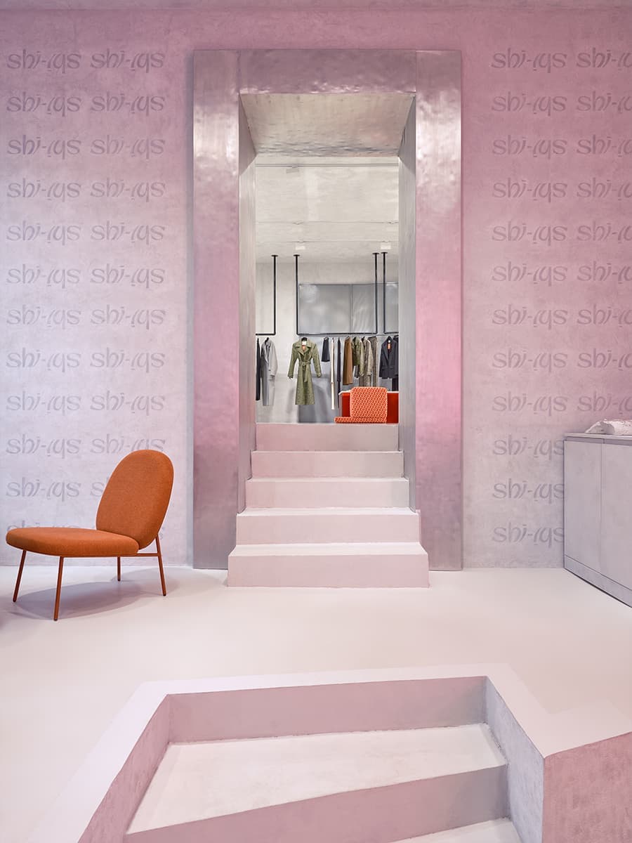 Футуристичный интерьер шоурума женской одежды – проект студии Bilbao Design