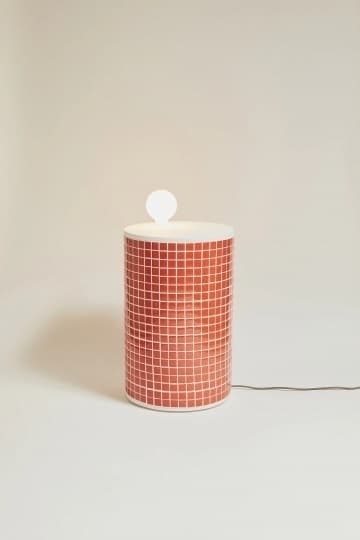 Испанский дизайнер сделал лампы из переработанной мозаики