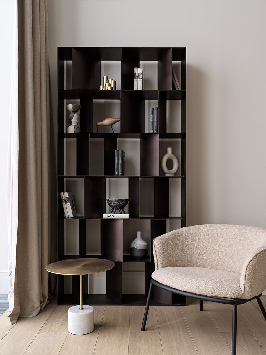 Премиальные материалы и умное зонирование в интерьере квартиры на 64-м этаже небоскреба — проект Анастасии Дэйви и Натальи Шибановой