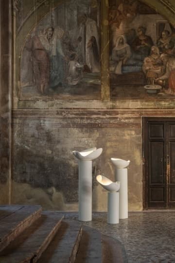 ​Galerie Philia показывает дизайн-объекты в миланской церкви