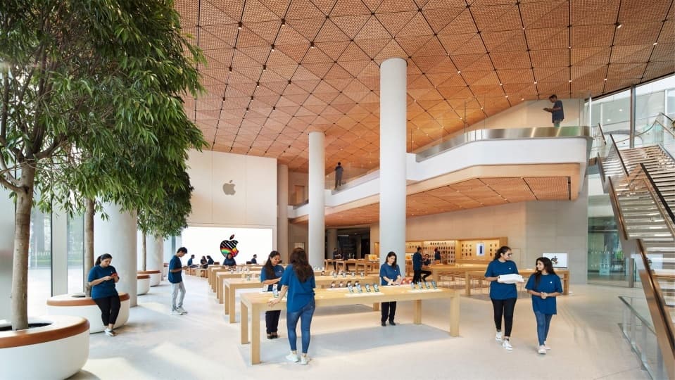 Foster + Partners построили первый Apple Store в Индии