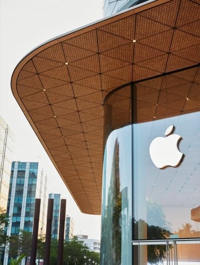 Foster + Partners построили первый Apple Store в Индии