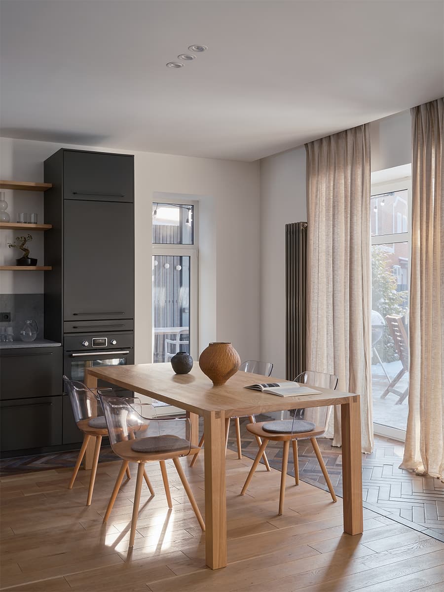 Расслабленный интерьер трехэтажного коттеджа в Подмосковье — проект Дарьи Калюжа