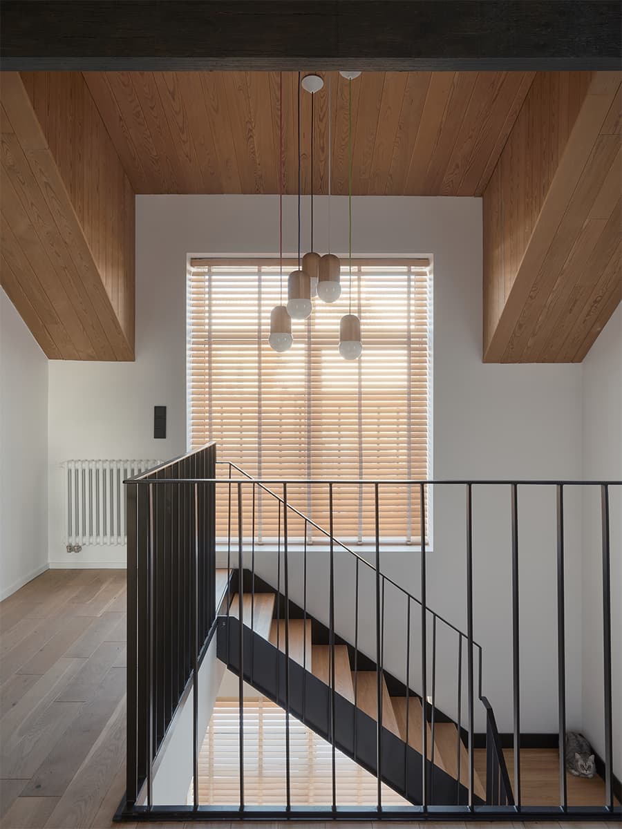 Расслабленный интерьер трехэтажного коттеджа в Подмосковье — проект Дарьи Калюжа