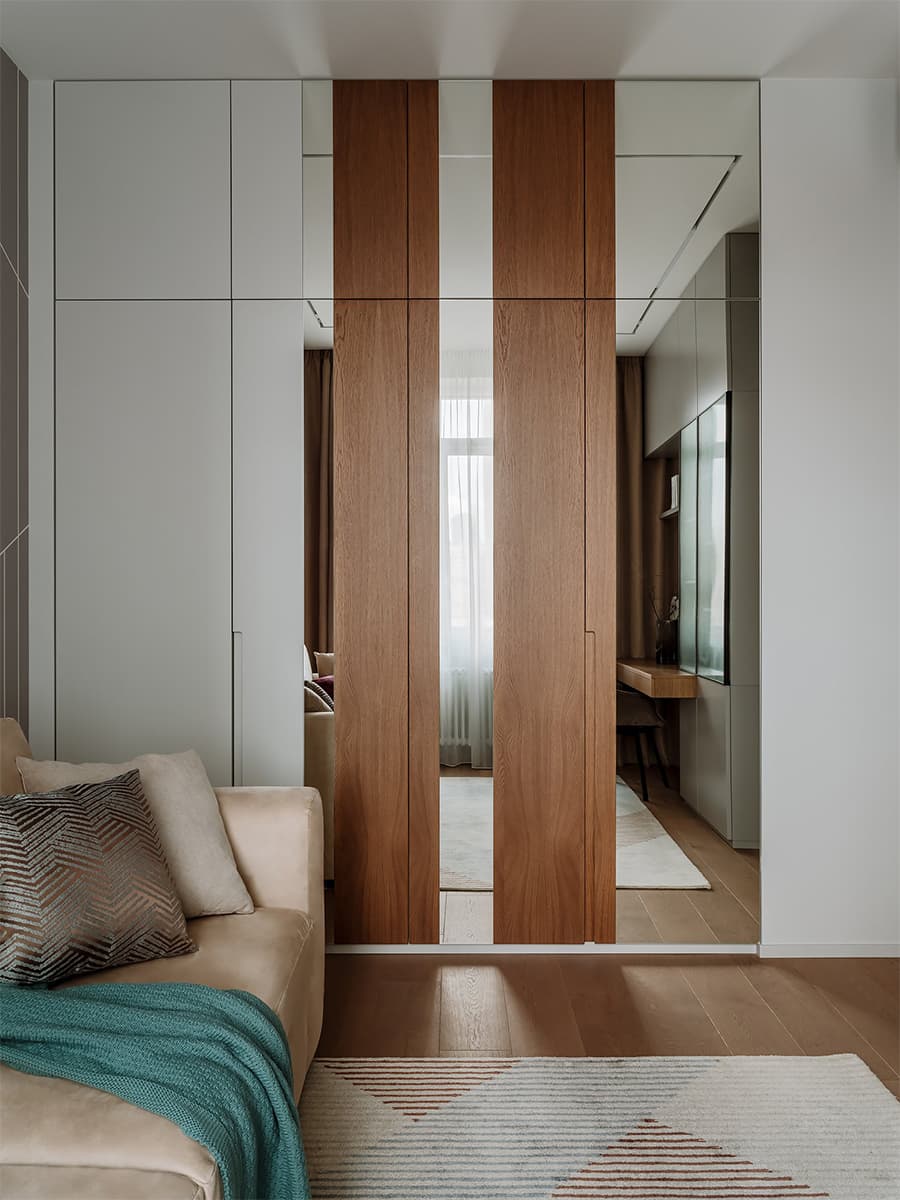 Серо-бежевые оттенки в интерьере квартиры для семейной пары — проект студии Kovalchuk Interior